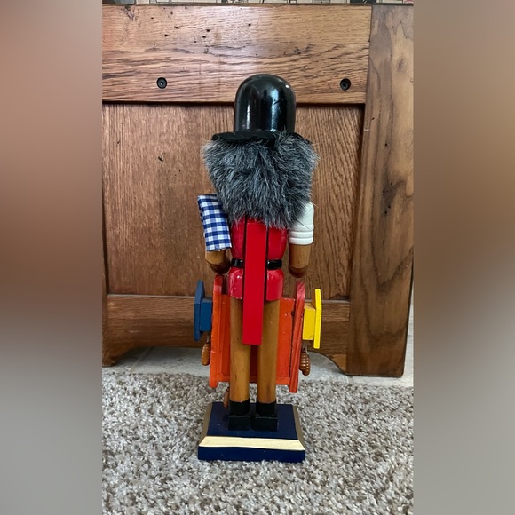 Nutcracker - Picture 4 of 6